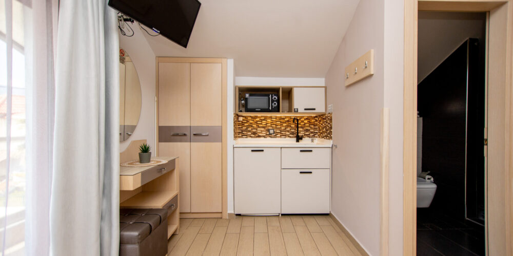 Room 210-5 Room 210-5