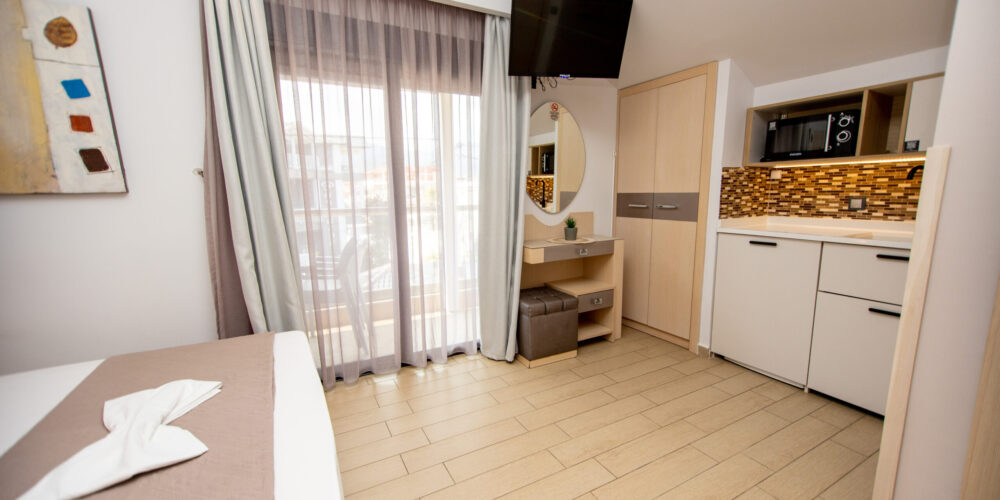 Room 210-8 Room 210-8
